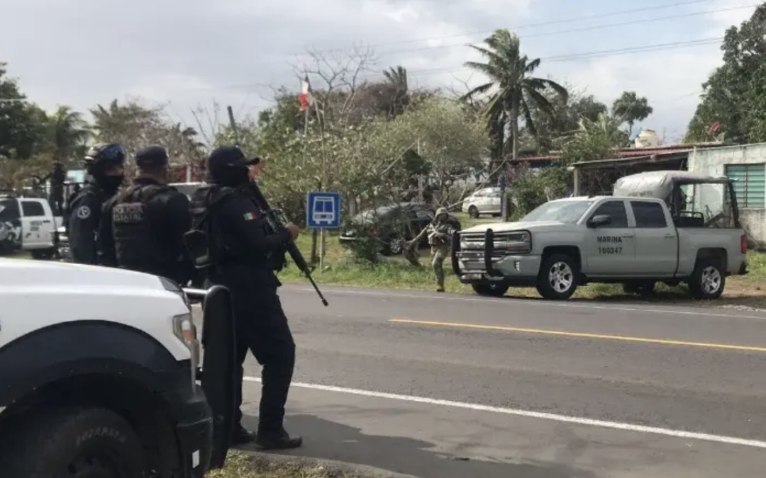 Balacera en Alvarado deja varios elementos heridos y un detenido
