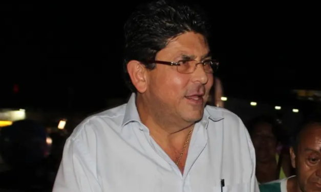 Retiran brazalete a exdueño de los Tiburones Rojos de Veracruz