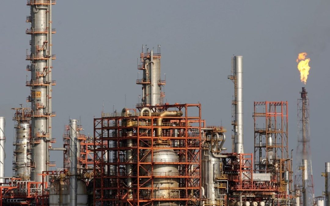 Refinería de Cadereyta se niega clausura por ser día inhábil