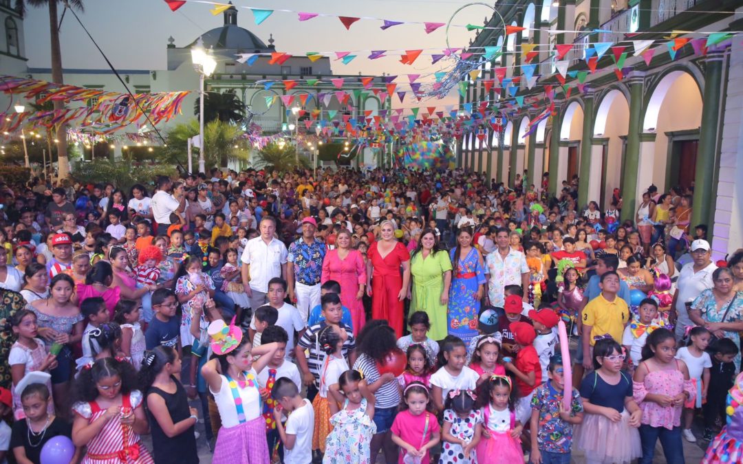¡ Lizzette hace mega festejo a los niños de Alvarado !