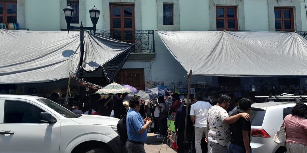 JUBILADOS TOMAN EDIFICIO DE LA SECCION 22