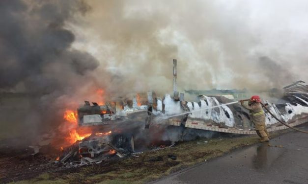 ?CHOQUE ENTRE TRAILER Y CAMIONETA DEJA 13 MUERTOS (VIDEO)