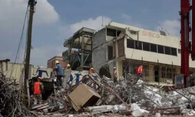 Veracruzano contribuyó en labores de rescate tras desplome del Colegio Rebsamen en 2017