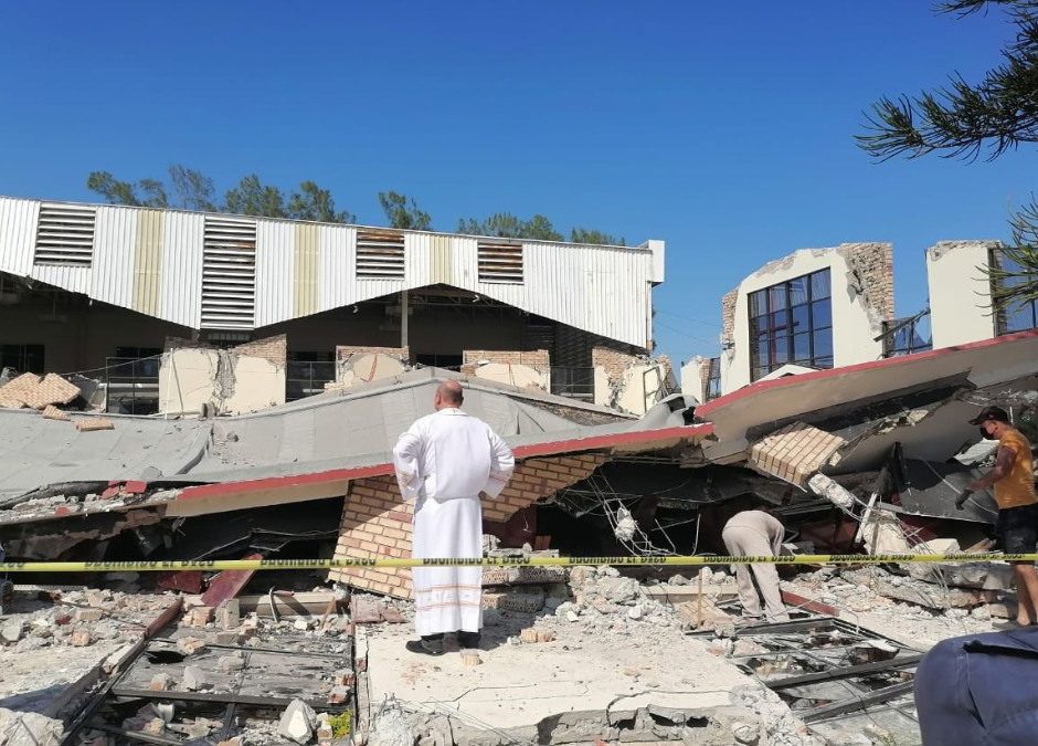 CAE TECHO DE UNA IGLESIA EN CIUDAD MADERO (VIDEO)