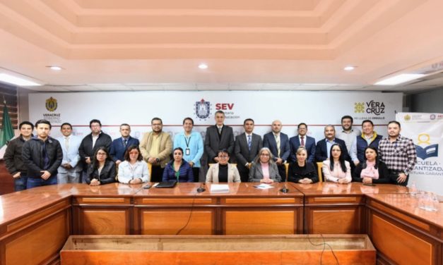 LA SEV ENTREGA TITULOS DE PROPIEDAD A 15 ESCUELAS