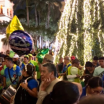 Con mariachis, batucadas y porras, madres, abuelas reciben a niños de la Superación Ciudadana