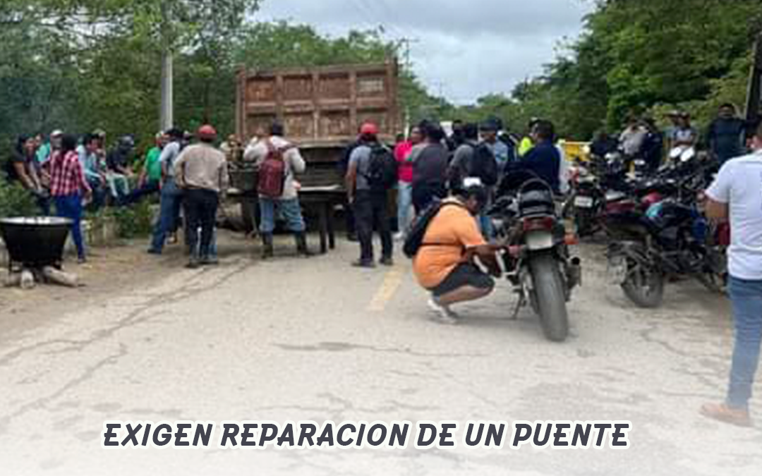 POBLADORES BLOQUEAN LA CARRETERA LAS CHOAPAS-NANCHITAL
