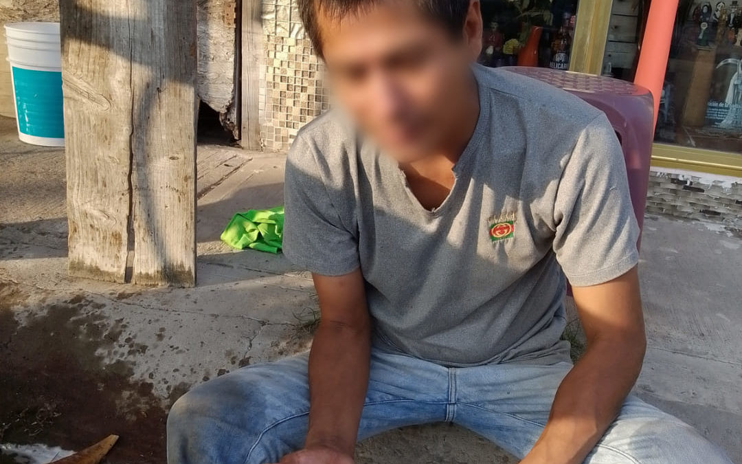 RETIENEN PRESUNTO DELINCUENTE, EN LOMAS 4 PERO LA POLICIA NO SE LO LLEVA, RECOMIENDA LINCHARLO