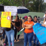 Padres toman escuela de Boca del Río, exigen destitución de maestra violentadora