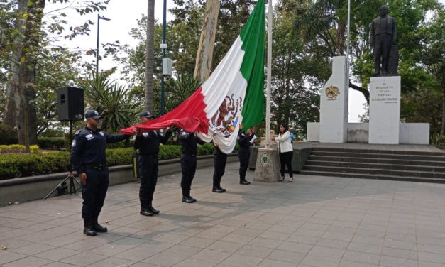 CEREMONIA DEL IZAMIENTO DE LBANDERA NACIONAL CONMEMORANDO 157 ANIVERSARIO DE LA TOMA DE QUERETARO POR LAS FUERZAS DE LA REPÚBLICA