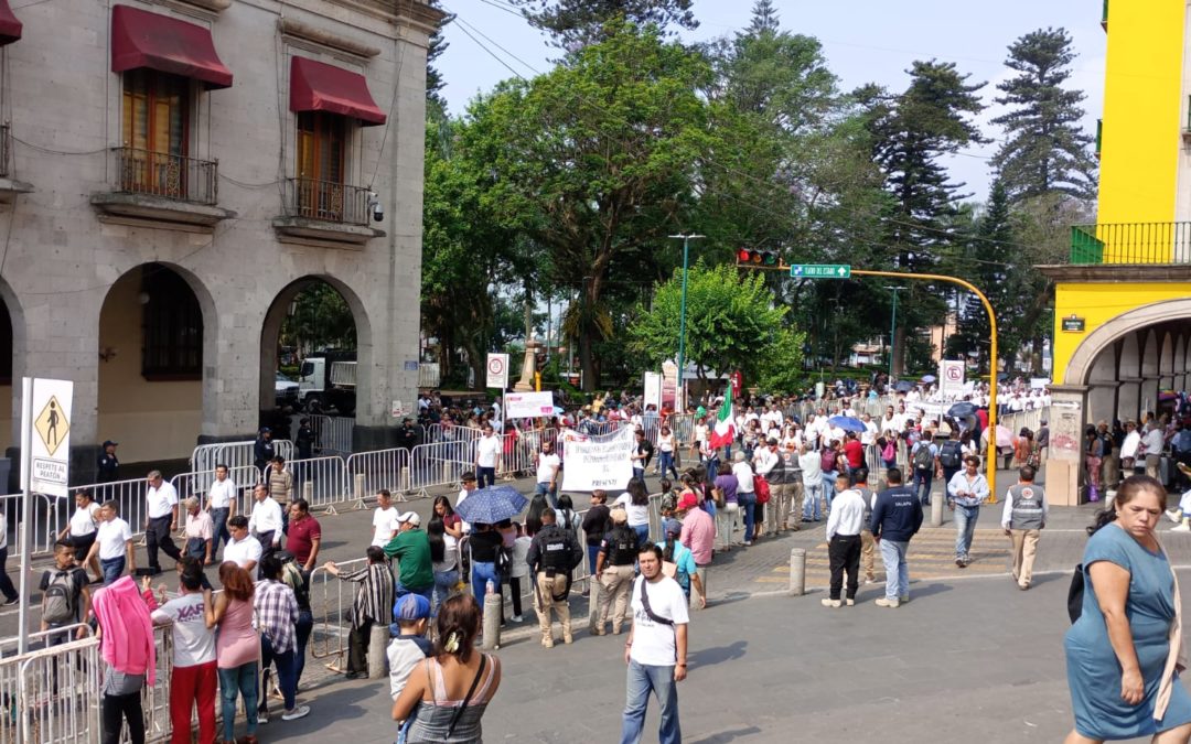 DESFILE DEL DÍA DEL TRABAJO EN LA CIUDAD DE XALAPA (VIDEO)