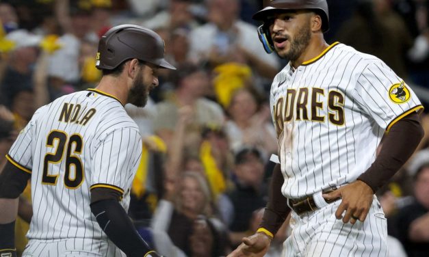 **! Los Padres ganan y ponen a los Dodgers al borde de la eliminación**