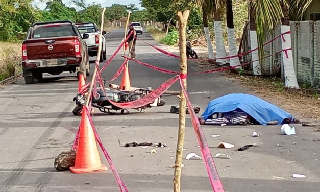 Tras fuerte impacto fallece motociclista en Tlalixcoyan