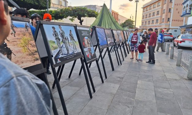 Defensa exhibe en San Andrés Tuxtla la muestra fotográfica «La Gran Fuerza de México, Siempre por ti, siempre por México».