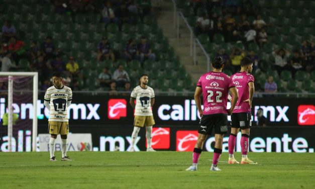 Pumas derrota a Mazatlán con gol agónico de Piero Quispe