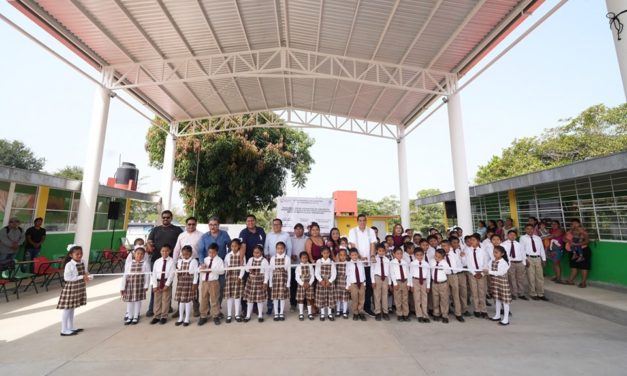 Mejorando espacios educativos Gobierno de San Andrés Tuxtla inaugura domos en escuelas de Coyoltepec y Popotal.