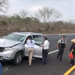 Caballo suelto en carretera provoca aparatoso accidente