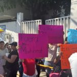 Se manifiestan en primaria de Veracruz por supuesto maltrato a estudiantes