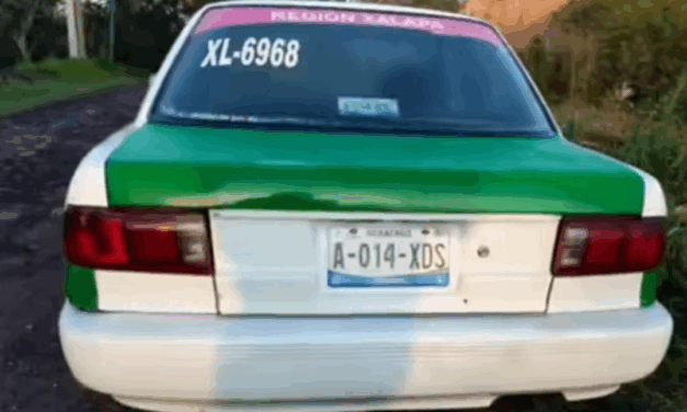 ABANDONAN TAXI EN XALAPA