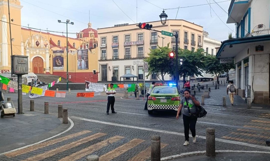 PLANTÓN EN CALAPA DE JUBILADOS