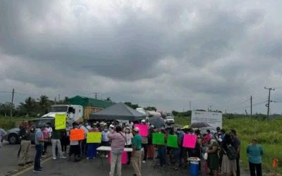 Bloqueo en la Costera del Golfo: hartazgo en Mundo Nuevo y Nanchital por olores tóxicos