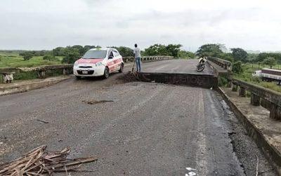 BLOQUEO EN PASO IMPROVISADO A SANTIAGO TUXTLA