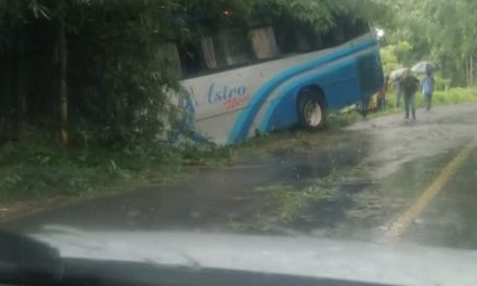 SE ACCIDENTA AUTOBÚS SOBRE LA COSCO-HUATUSCO