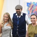 Rocío Nahle corona a Adriana Fonseca como Reina del Carnaval de Veracruz 2025  Alejandro Ávila  Veracruz, Ver.- La gobernadora, Rocío Nahle coronó a la Reina del Carnaval de Veracruz 2025, Adriana Fonseca; por su parte, la alcaldesa Patricia Lobeira hizo lo propio con el Rey, Juan Córdoba «Panda I».  La ceremonia de coronación celebrada en el World Trade Center dio inicio con la coronación de la Corte Infantil. La alcaldesa de Veracruz, Patricia Lobeira Rodríguez, fue la encargada de coronar a Manuel Barbeito de la Vega “Manuelito I” y a Aryam Barrientos Reyes “Aryam I”, como Reyes Infantiles del Carnaval 2025.  Entre los invitados especiales estuvieron presentes la alcaldesa electa de Veracruz, Rosa María Hernández Espejo; el alcalde de Boca del Río, Juan Manuel Unanue, acompañado de su esposa Melina Rivera de Unanue; y la alcaldesa electa Maryjose Gamboa.  Posterior a la coronación, Juan Luis Guerra puso a bailar a todos los asistentes en el primer gran concierto.  Este sábado 28 de junio, se realizar el primer desfile sobre el bulevar Manuel Ávila Camacho a las 17 horas (Sur a Norte), con la participación de Daniel Elbittar y Paolita Suárez; posteriormente a las 21:30 horas el concierto de Manuel Turizo en el World Trade Center.