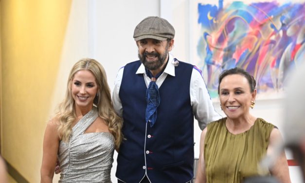 Rocío Nahle corona a Adriana Fonseca como Reina del Carnaval de Veracruz 2025