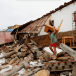 Sheinbaum confirma muerte de un niño y afectados en infraestructura eléctrica tras el huracán Erick