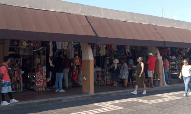 ? Se filtra el agua en la nueva Plaza de Artesanías de Veracruz