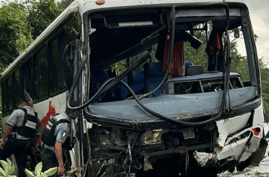 ? Fallece persona que acudió al IMSS tras volcadura de autobús en Veracruz