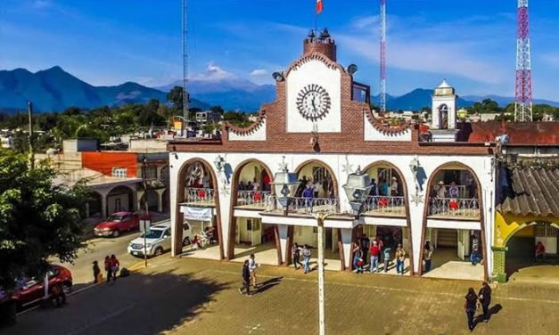 Cesan la cuatro funcionarios en Ixhuatlán del Café, uno de ellos por extorsión a familia vulnerable