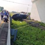 FATAL ACCIDENTE ESTA MAÑANA DE LUNES SOBRE AUTOPISTA VERACRUZ-CORDOBA A LA ALTURA DE CONGREGACION RANCHO TREJO, VEHICULO SE ESTRELLA CONTRA BASE DE PUENTE.