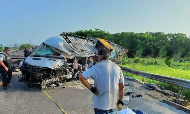 Migrantes de Hidalgotitlán pierden la vida en accidente en Tuxpan