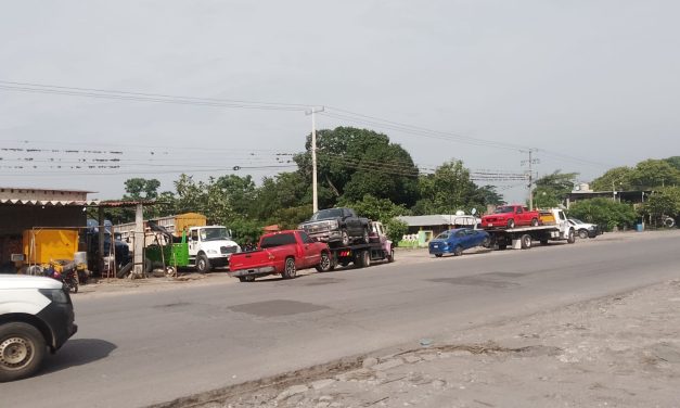 Aseguran taller clandestino, muere Policía Estatal durante enfrentamiento