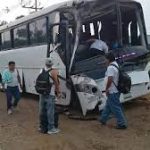 AUTOBUS SE QUEDA SIN FRENOS EN FORTÍN DE LAS FLORES (VIDEO)