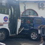 IMPACTA AUTOBÚS A CAMIONETA EN CÓRDOBA