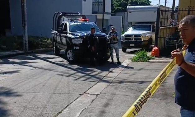 🛑Balean camioneta de custodios del penal de la toma de Amatlan hay un persona sin vida se asé un despliegue operativo en Toda la zona 🛑