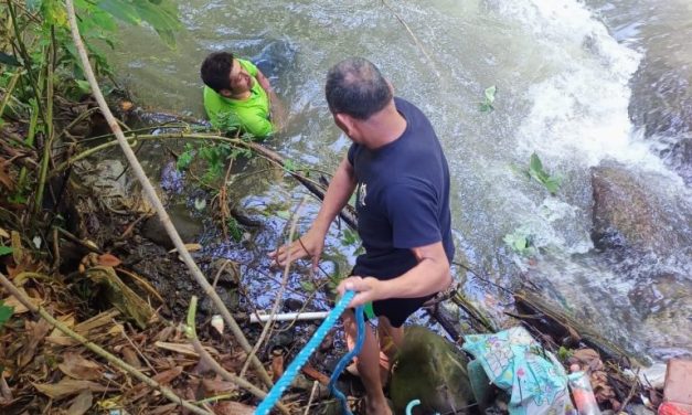 🚨 Hombre rescatado del río en Coscomatepec 🚨