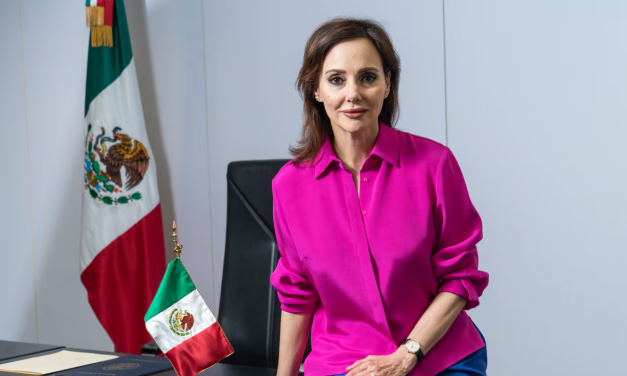 Lilly Téllez, «criatura de madera» del oportunismo político