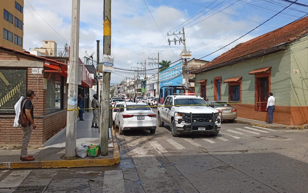 LEVANTAN A PRESUNTO TRABAJADOR DE CFE EN TUXPAN