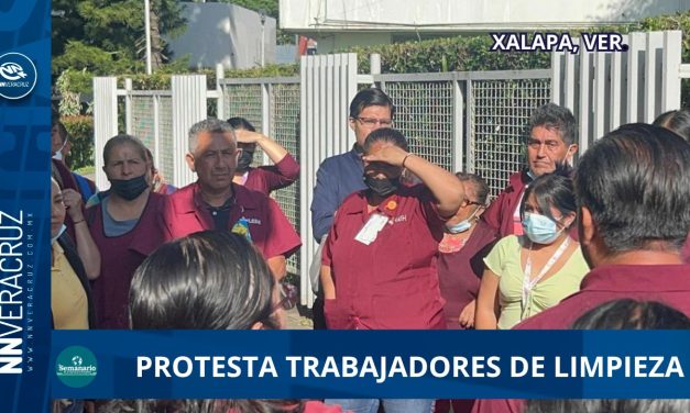 TRABAJADORES DE LIMPIEZA PARAN LABORES EN EL CAE DOCTOR RAFAEL LUCIO EN XALAPA, EN PROTESTA POR FALTA DE PAGO