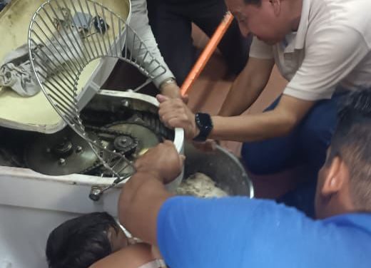 Máquina de masa atrapa brazo de pequeño de 3 años en Minatitlán