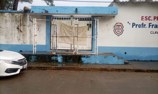 APARECE NARCO-MANTA EN ESCUELA PRIMARIA DE COATZACOALCOS