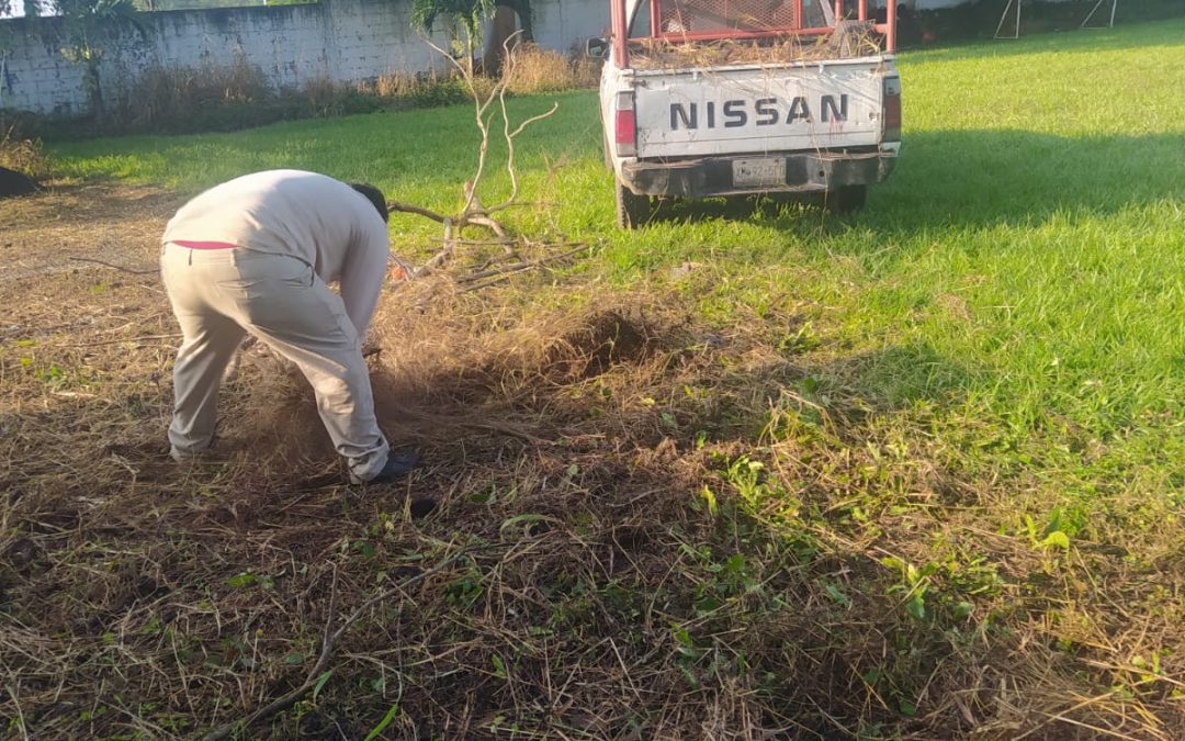 PERSONAL DEL AYUNTAMIENTO DE SAN ANDRES TUXTLA ACONDICIONA EL DEPORTIVO ESBIO PARA EL PRÓXIMO RECICLÓN