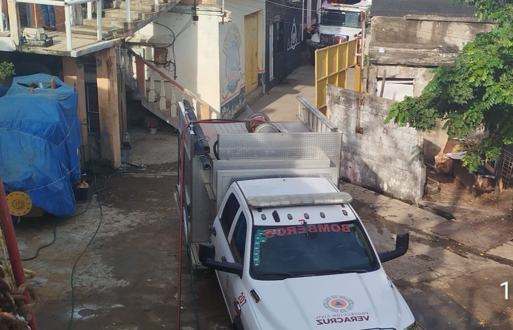 Bomberos atiende conato de incendio en Astillero de Alvarado