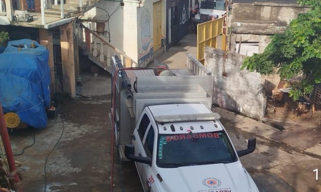 Bomberos atiende conato de incendio en Astillero de Alvarado