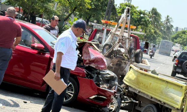 LESIONADO TRABAJADOR DEL AYUNTAMIENTO DE VERTACRUZ TRAS APARATOSO CHOQUE