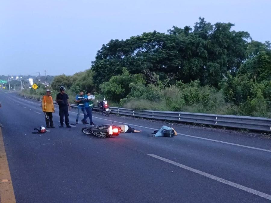 UN MUERTO Y UN HERIDO DE GRAVEDAD TRAS ACCIDENTE EN CARRETERTA VERACRUZ-XALAPA